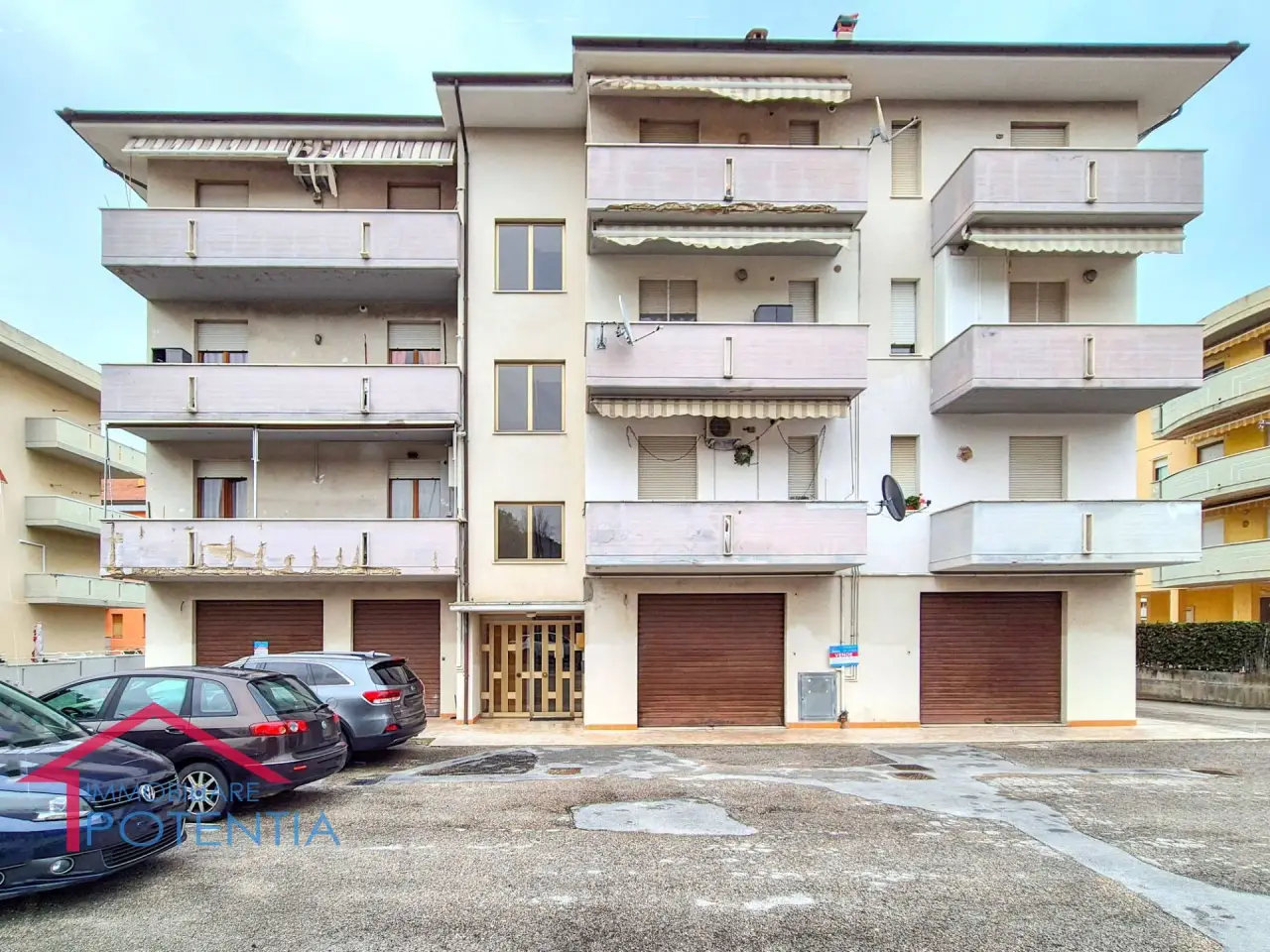 Magazzino in Via Beethoven 40, Potenza Picena, {3} - Foto 2