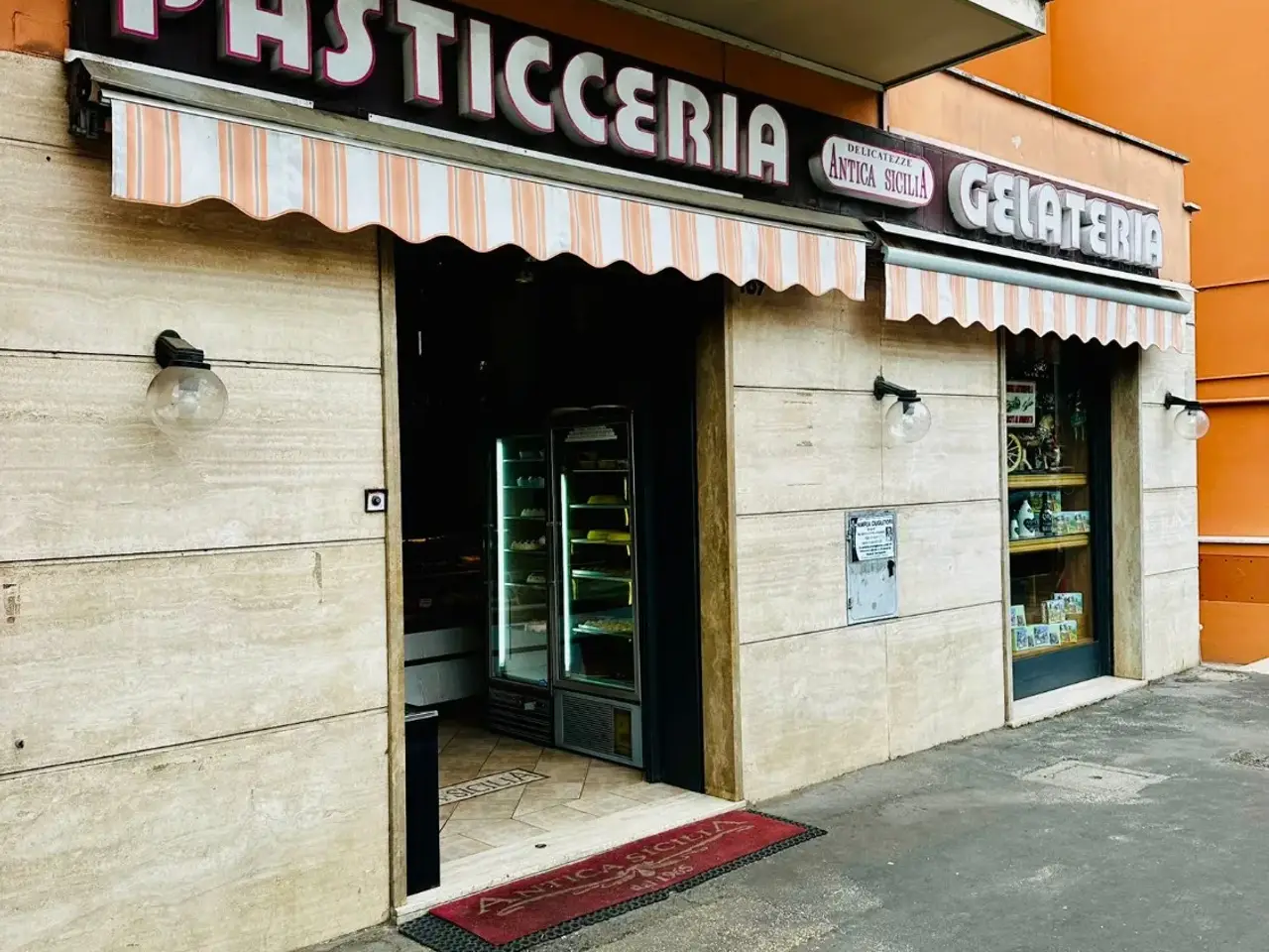 Negozio in Viale Alessandrino, Roma, {3} - Foto 1