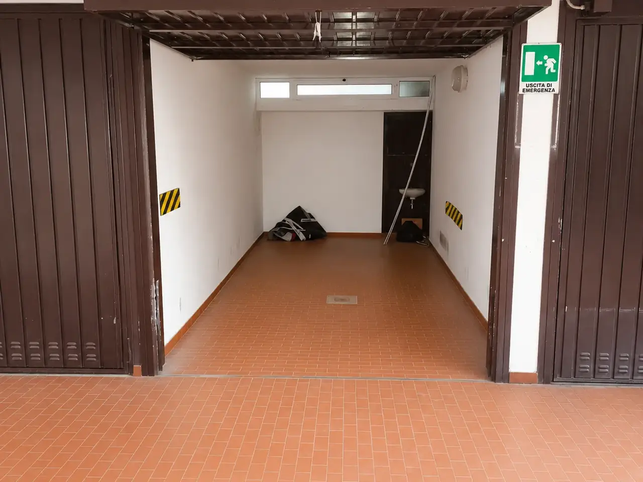 Parcheggio chiuso in Via Decumana 48, Bologna, {3} - Foto 1