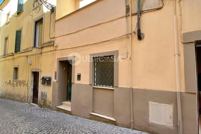 Casa indipendente in Piazza Giuseppe Mazzini, Velletri - Foto 1