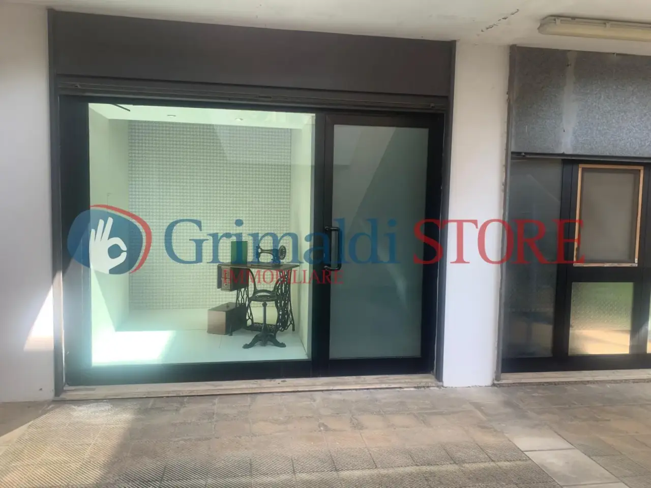 Negozio in Via Pacinotti 19, Campi Salentina, {3} - Foto 2