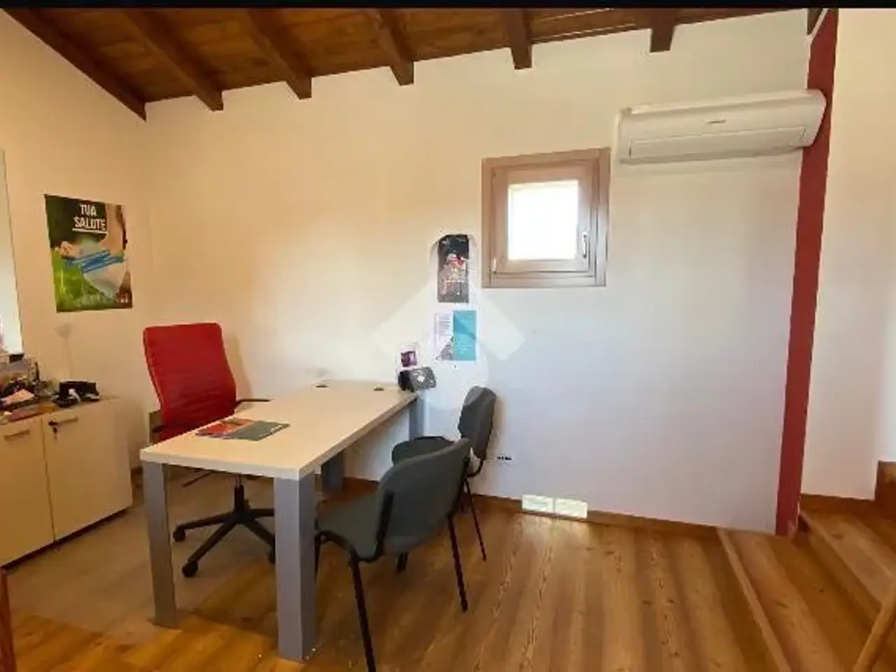 Ufficio in Via Montello 102, Montebelluna, {3} - Foto 1
