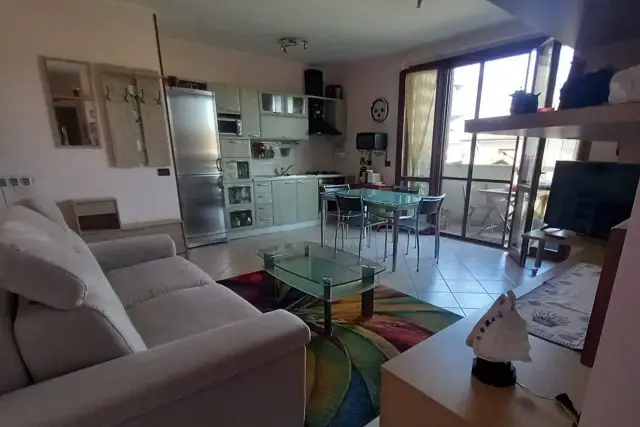 2-room flat in Piazza Bernardelli 1, Zelo Buon Persico - Photo 1