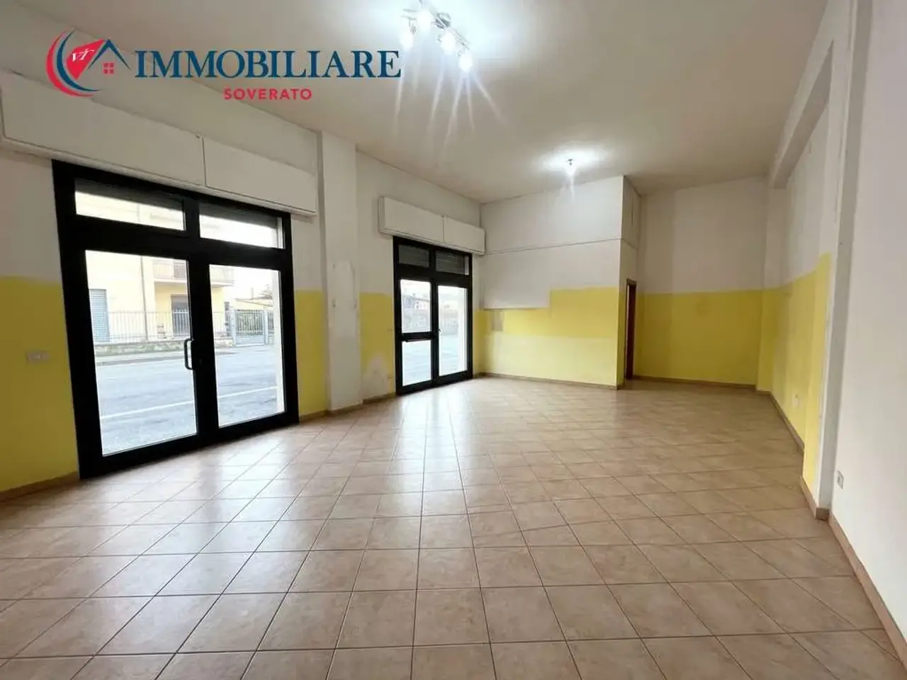 Negozio in , Davoli, {3} - Foto 1