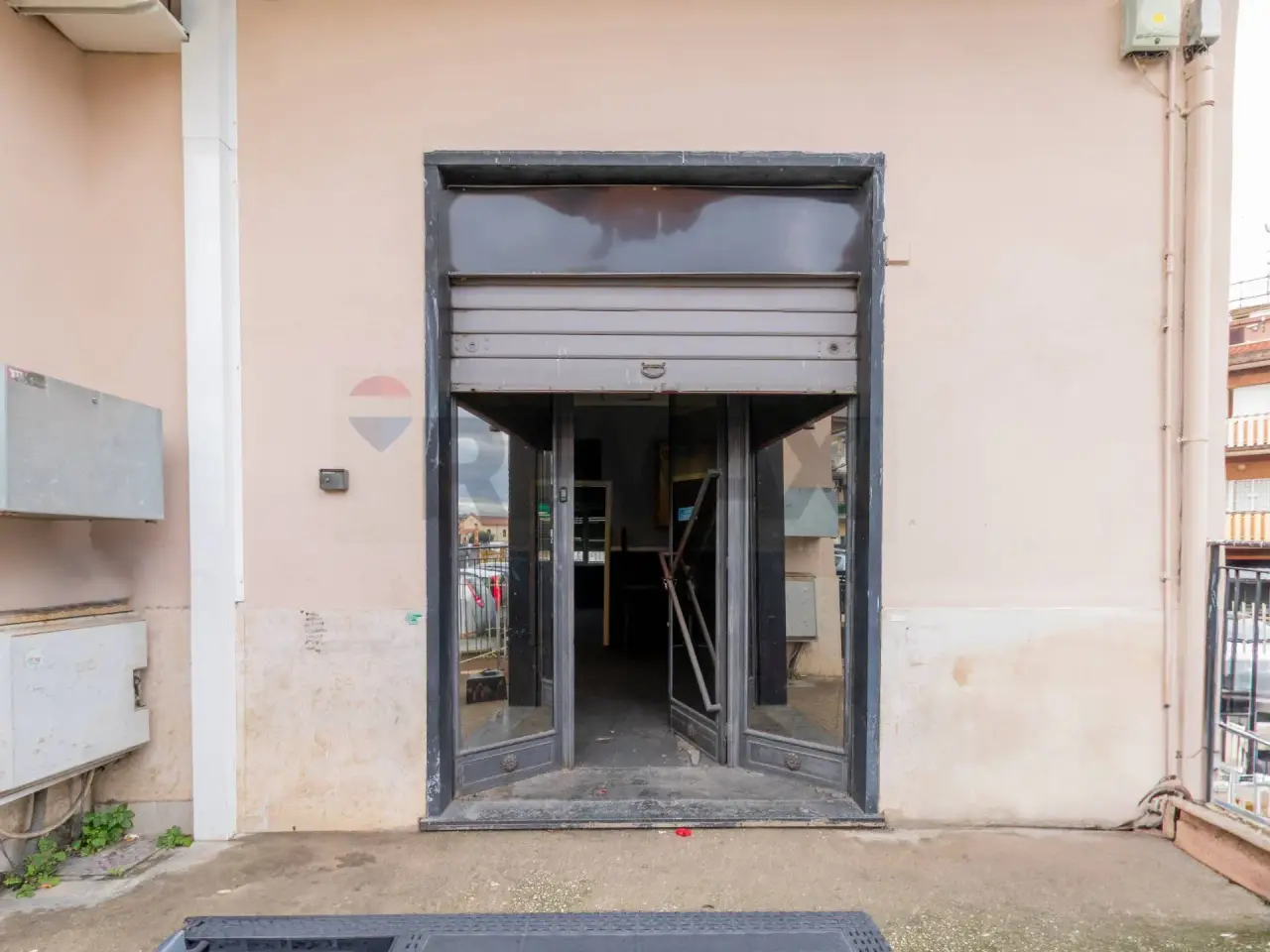 Negozio in Via dell' Osteria del Finocchio 16, Roma, {3} - Foto 2