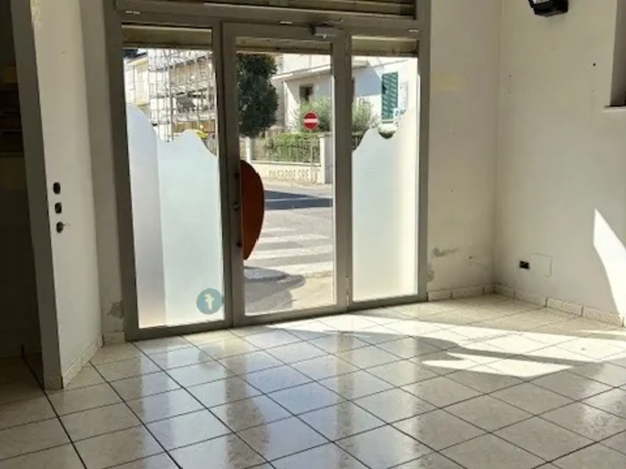 Palazzina commerciale in , Empoli, {3} - Foto 1