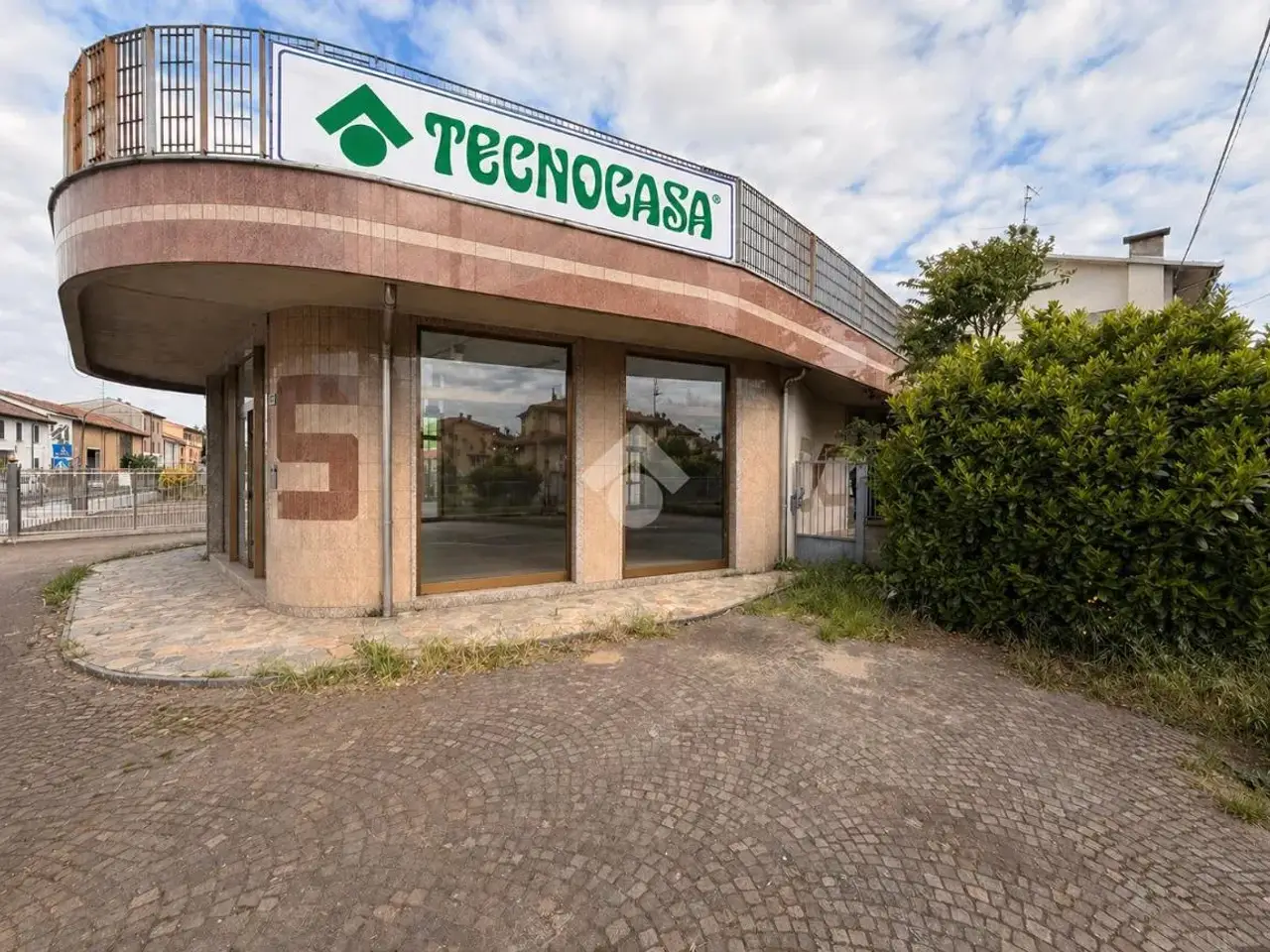 Palazzina commerciale in Via Luigi Motti 23, Gropello Cairoli, {3} - Foto 1
