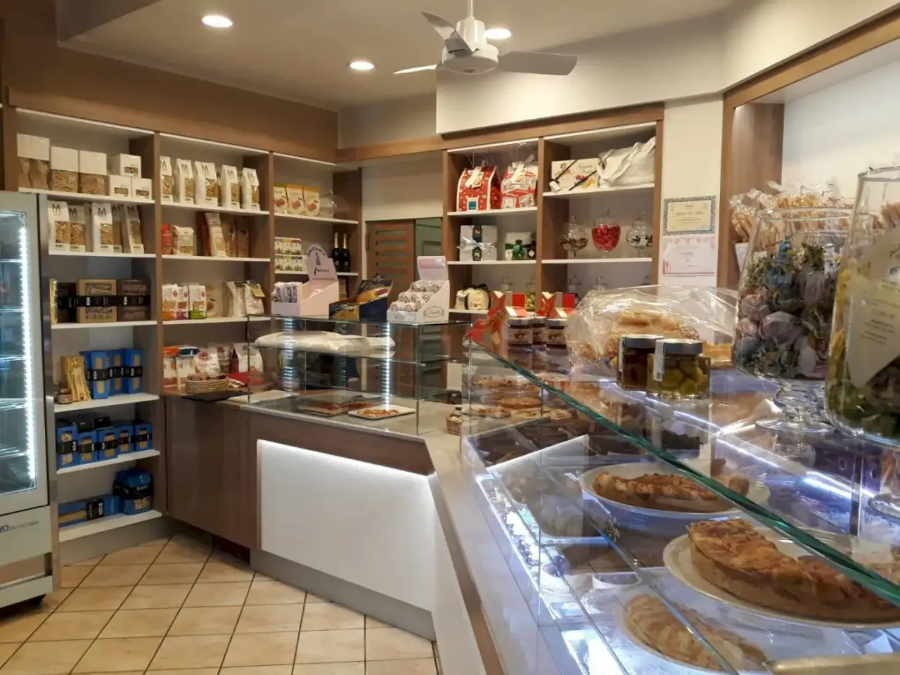 Pasticceria in Via Nicola Brovardi 1, Asti, {3} - Foto 1