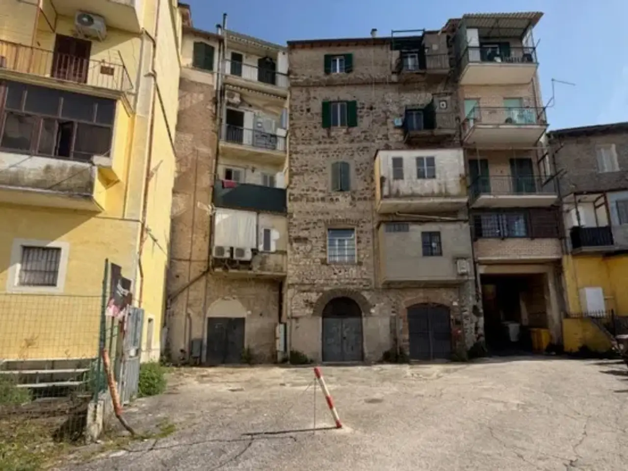 Negozio in Via della Pineta 10, Castel Madama, {3} - Foto 1