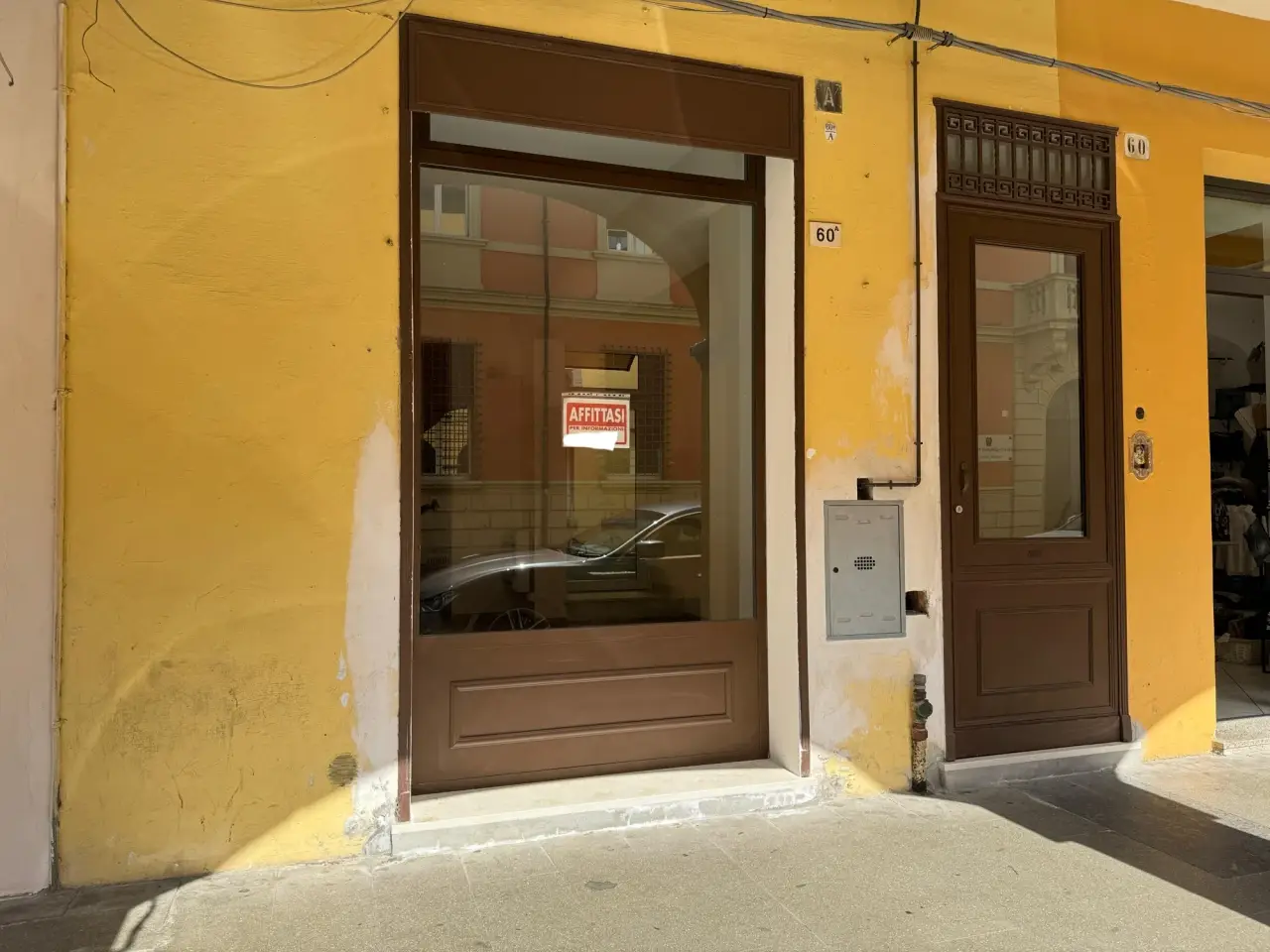 Negozio in Via Guercino, Cento, {3} - Foto 1