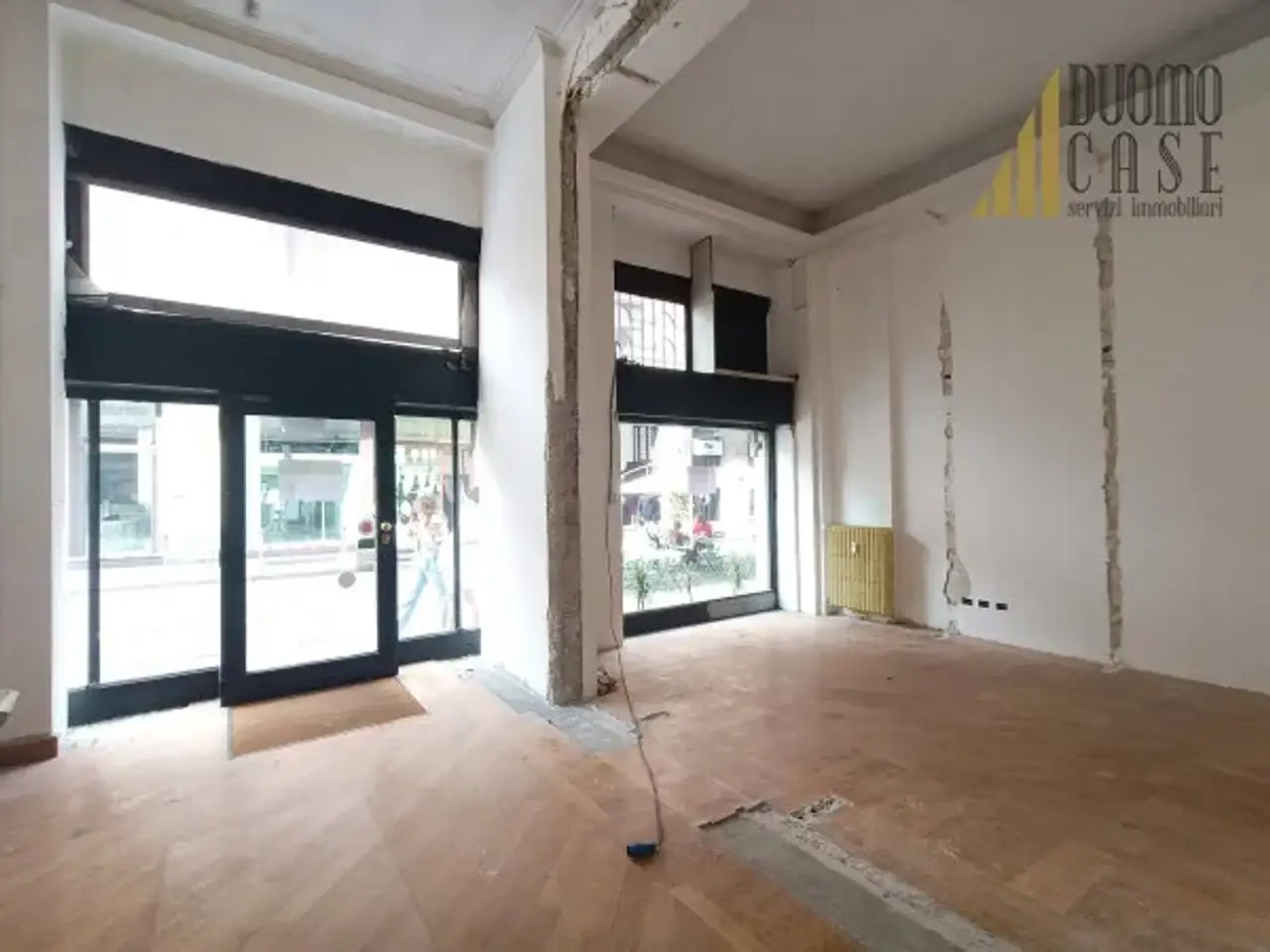 Negozio in Largo Alfredo Ildefonso Schuster 1, Milano, {3} - Foto 2