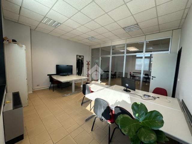 Ufficio in Via Hiroshima 17, Reggio nell'Emilia - Foto 1