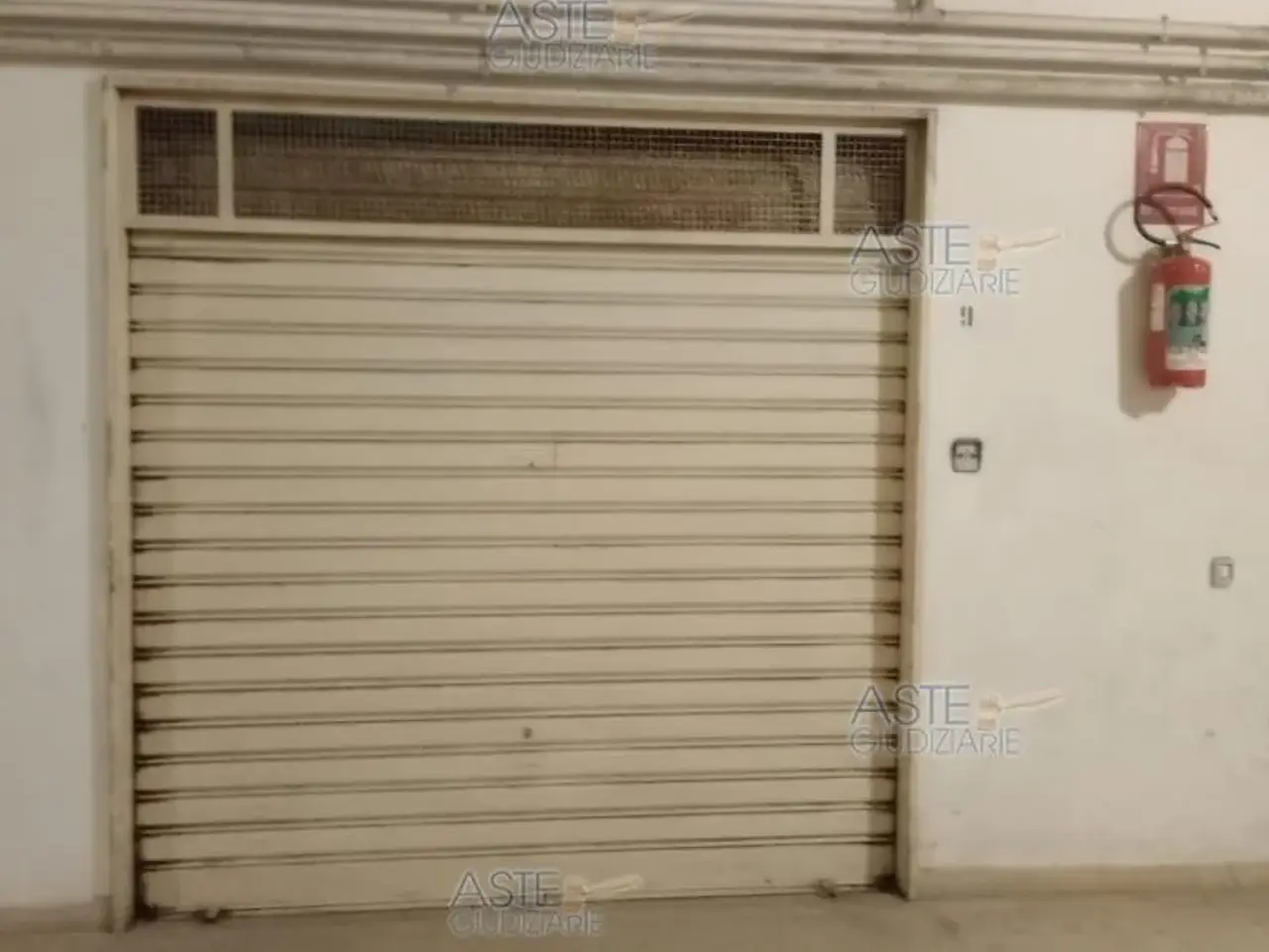 Garage in Via Ing. Domenico Tolomeo, 42, 76125 Trani Bt, Italia 42, Trani, {3} - Foto 1