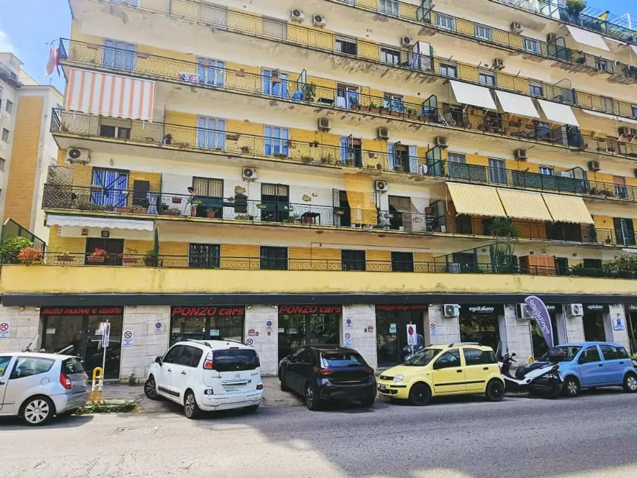 Negozio in Via Gabriele Jannelli, Napoli, {3} - Foto 2
