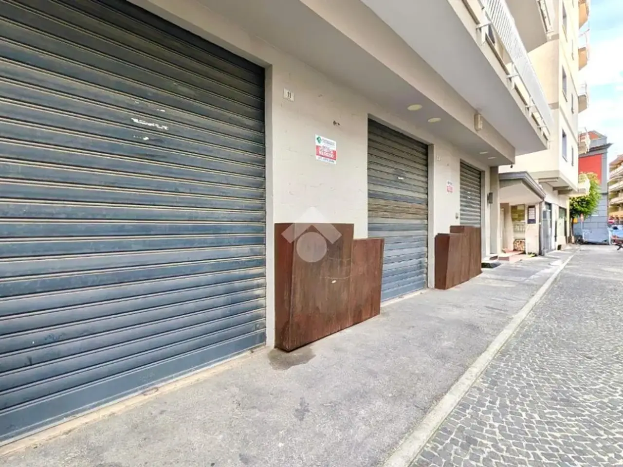 Negozio in Via Riscatto 7, Frattamaggiore, {3} - Foto 1