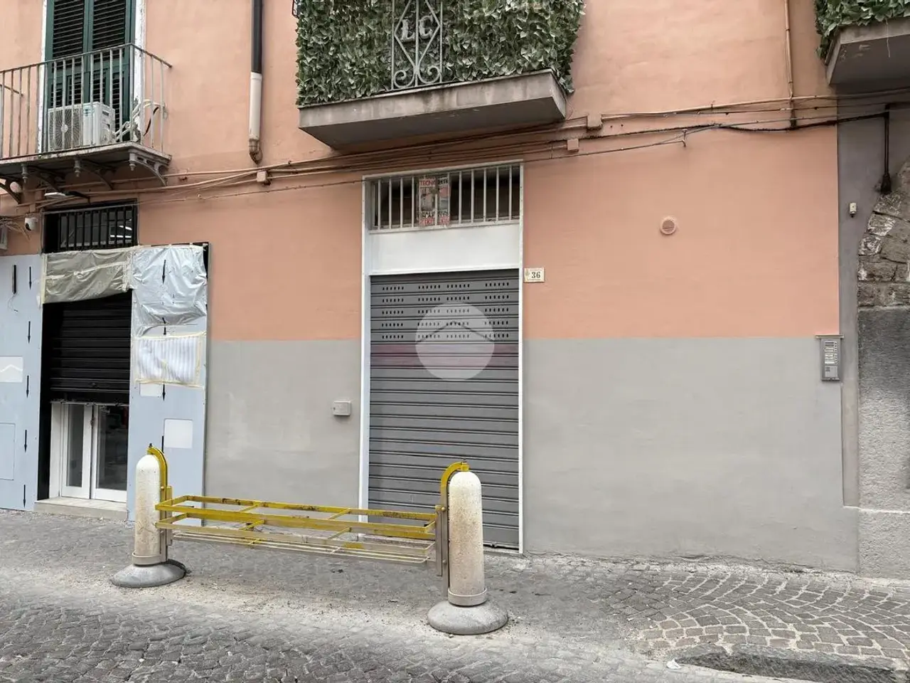 Negozio in Via Giuseppe Cosenza 38, Castellammare Di Stabia, {3} - Foto 1