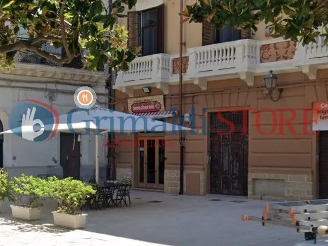 Palazzina commerciale in Piazza Cairoli 21, Brindisi, {3} - Foto 1