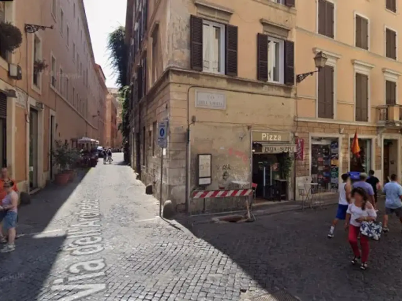 Negozio in Piazza della Pilotta, Roma, {3} - Foto 1