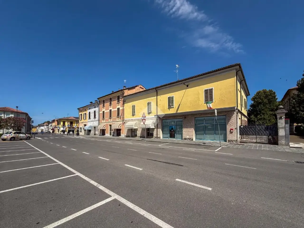 Palazzina commerciale in Piazza Carlo Comaschi 18, Gussola, {3} - Foto 2
