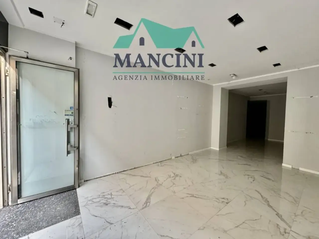 Esercizio commerciale in Matteotti 60, Jesi, {3} - Foto 1