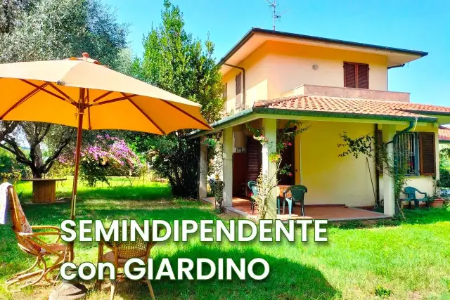 Two-family villa in Via del Magazzeno, Camaiore - Photo 1