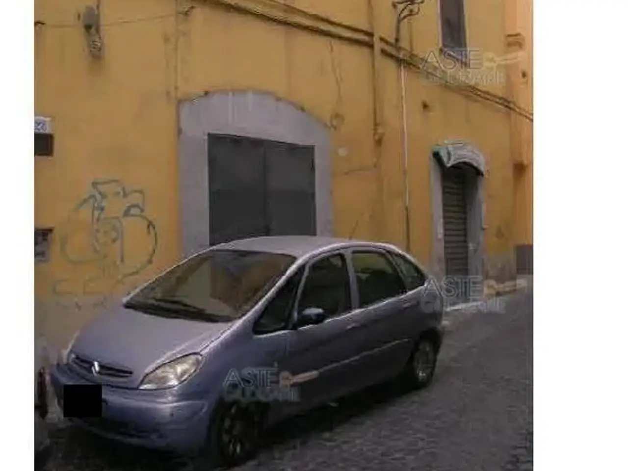 Negozio in Località Passiano, Via Antonio Adinolfi, 30 30, Cava De' Tirreni, {3} - Foto 1