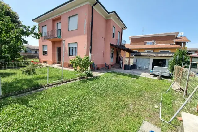 Villa, Cameri - Foto 1