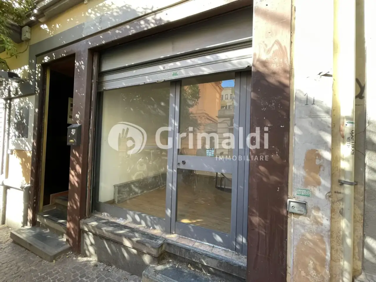 Palazzina commerciale in Via Armando Diaz Snc, Salerno, {3} - Foto 2