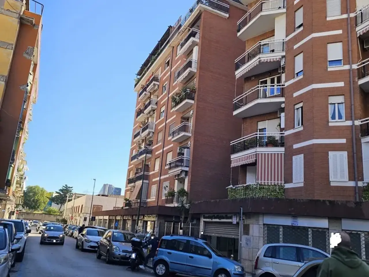 Negozio in Via Alfonso d'Avalos 25, Napoli, {3} - Foto 2
