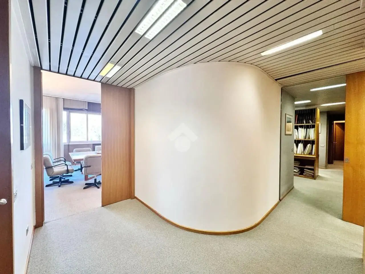 Ufficio in Via Cavour 122, Seregno, {3} - Foto 1