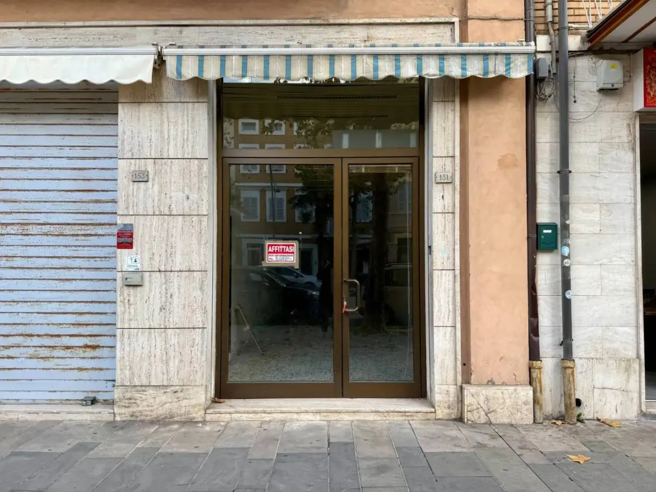 Locale commerciale in Indirizzo Viale Vittorio Veneto 151, Civitanova Marche, {3} - Foto 1