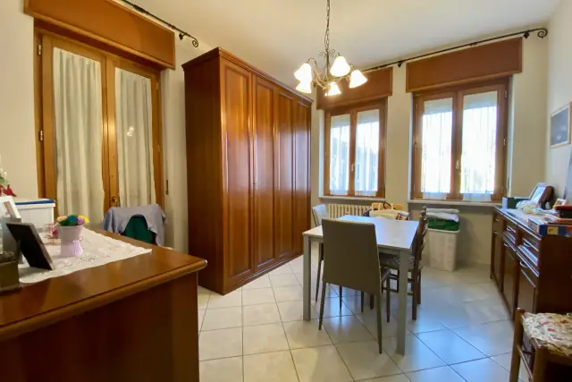 4-room flat in Via Cadorna 75, Alba - Photo 1