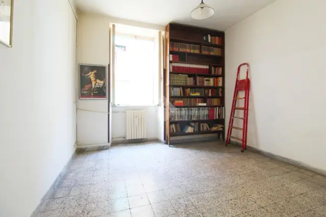 4-room flat in Piazza Guglielmo Marconi 41, Vetralla - Photo 1