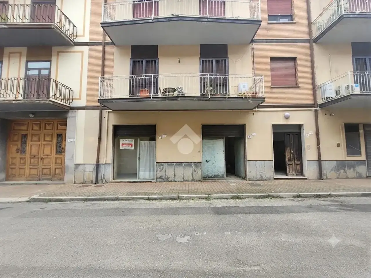 Negozio in Via Aldo Moro 7, Airola, {3} - Foto 1