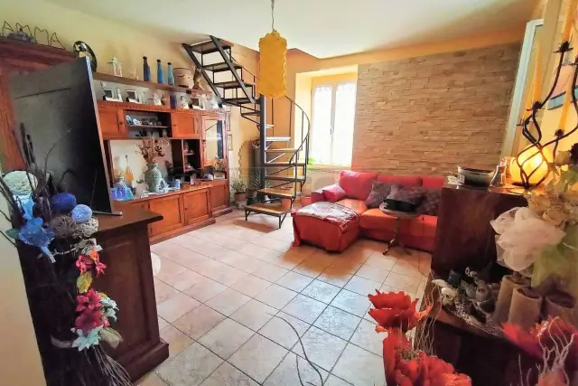 Einfamilienhaus in Via Petroniano 22, Massa - Foto 1