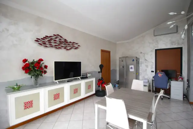 2-room flat in Via delle Betulle  29, Legnano - Photo 1