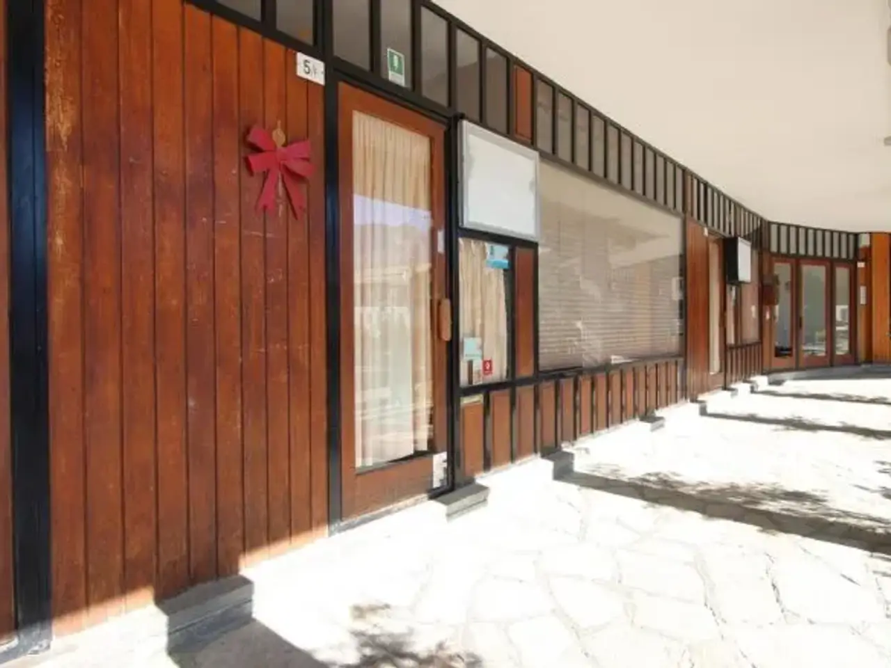 Locale commerciale in Piazza Fraiteve, 10058 Sestriere To, Italia, Sestriere, {3} - Foto 1
