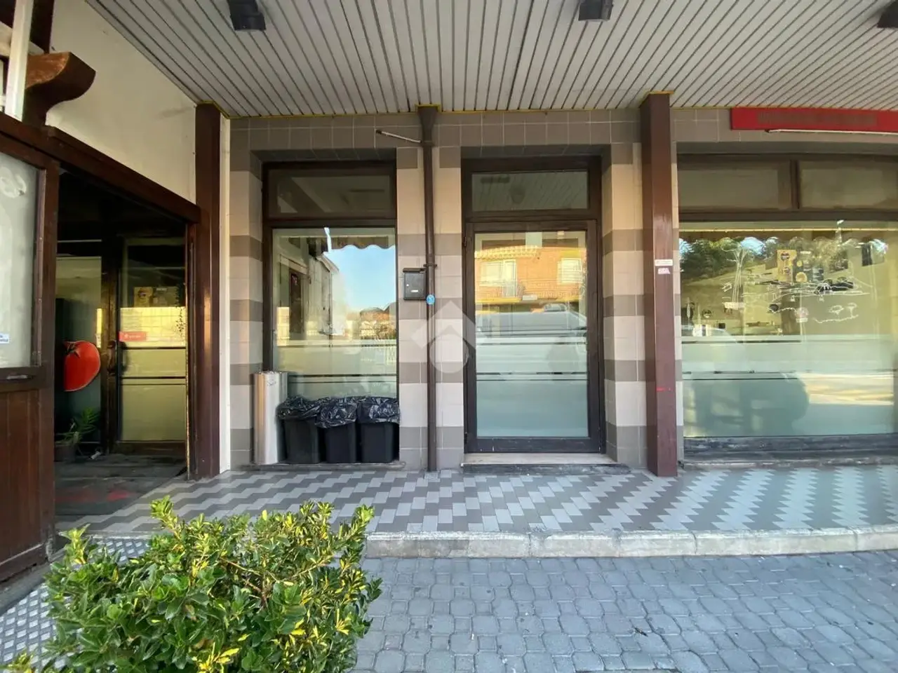 Negozio in Via Flavio Biondo 35, Savignano Sul Rubicone, {3} - Foto 1