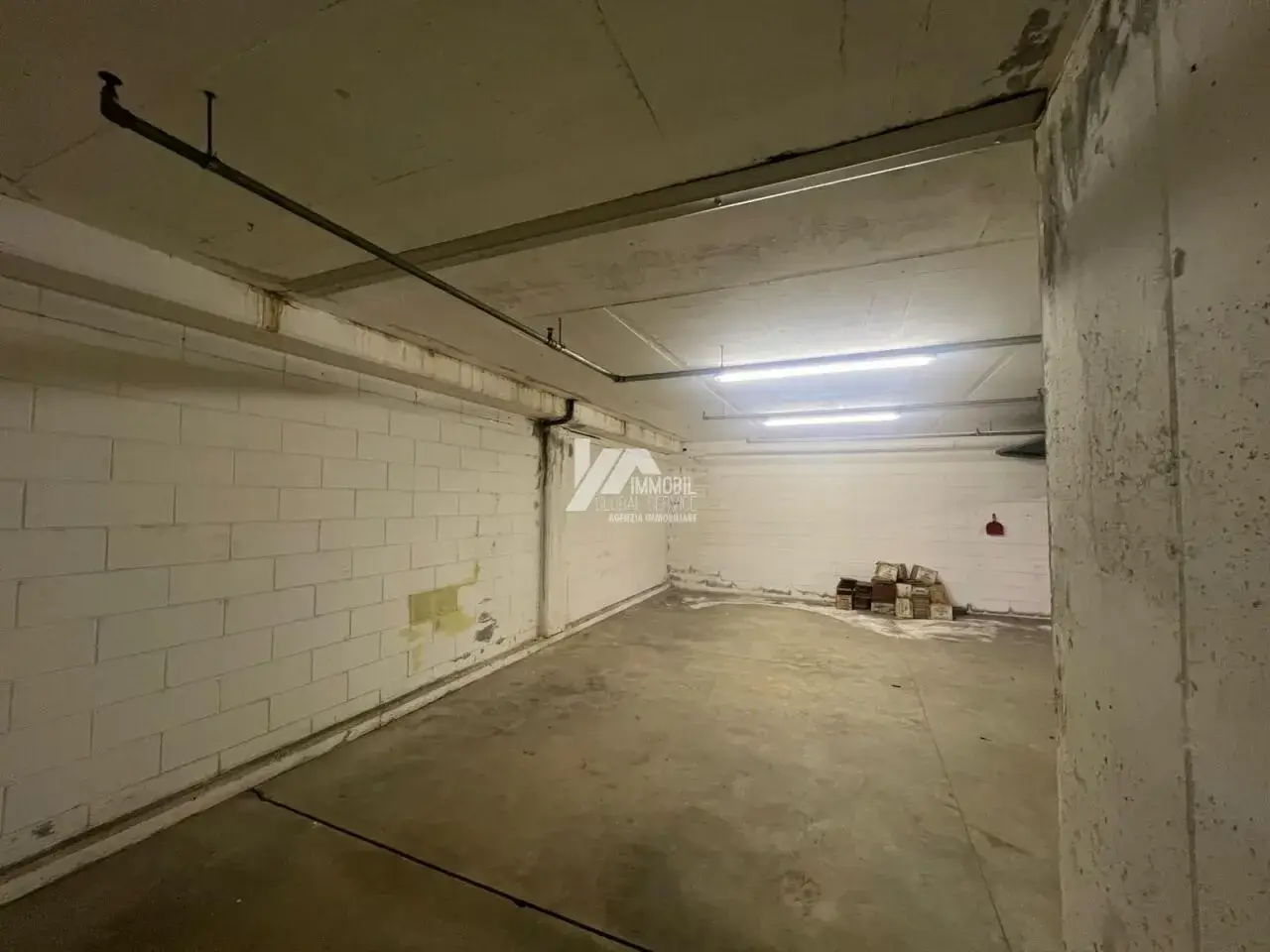 Parcheggio chiuso in Viale Duca d'Aosta 30, Brescia, {3} - Foto 2