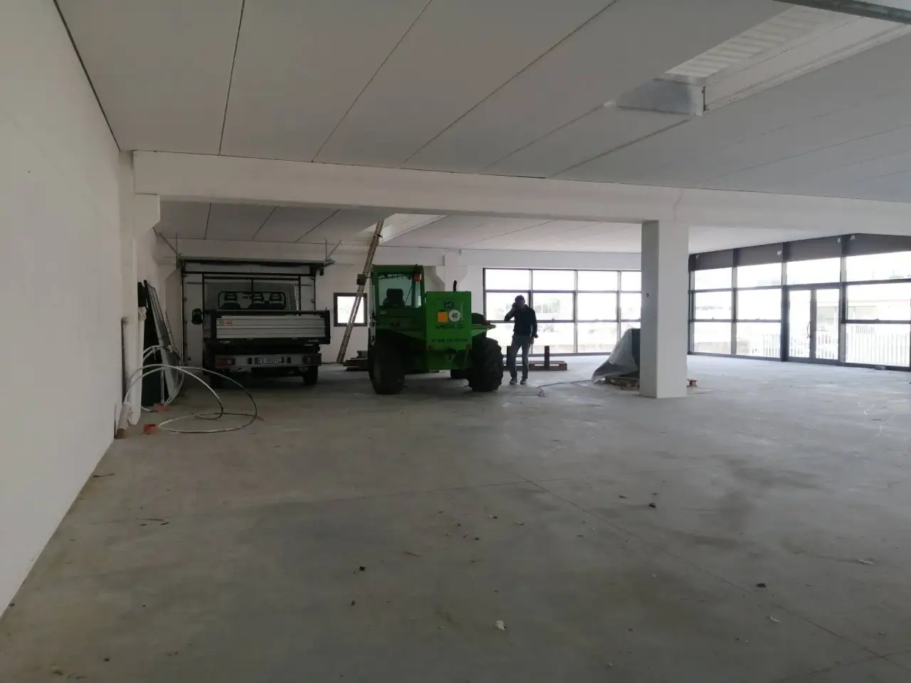 Esercizio commerciale in Via Gabbiano, Ponsacco, {3} - Foto 2