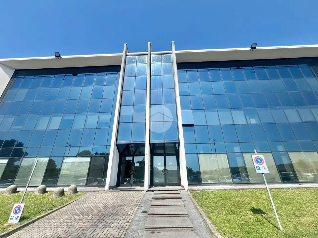 Ufficio in Ufficio Via della Valle 46, Carate Brianza, {3} - Foto 1