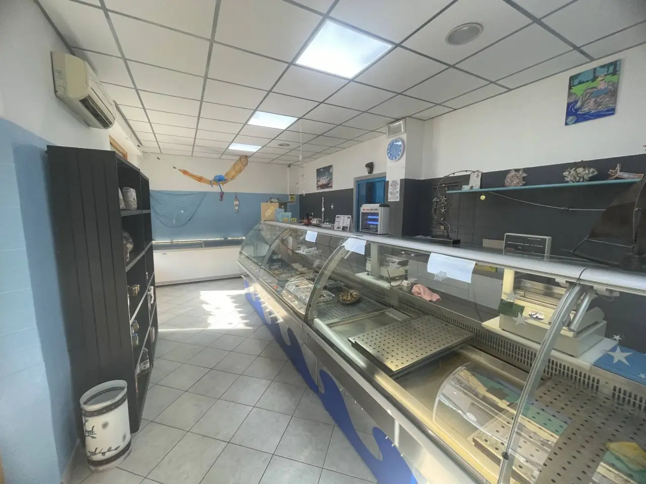 Pescheria in Via U Foscolo, Spinetoli, {3} - Foto 1
