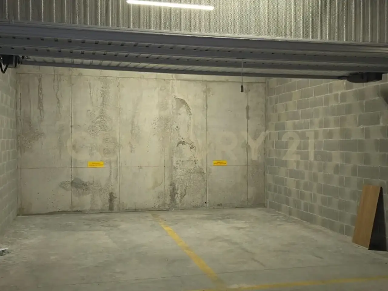 Parcheggio chiuso in Via Pietro Gobetti 9, Verona, {3} - Foto 1