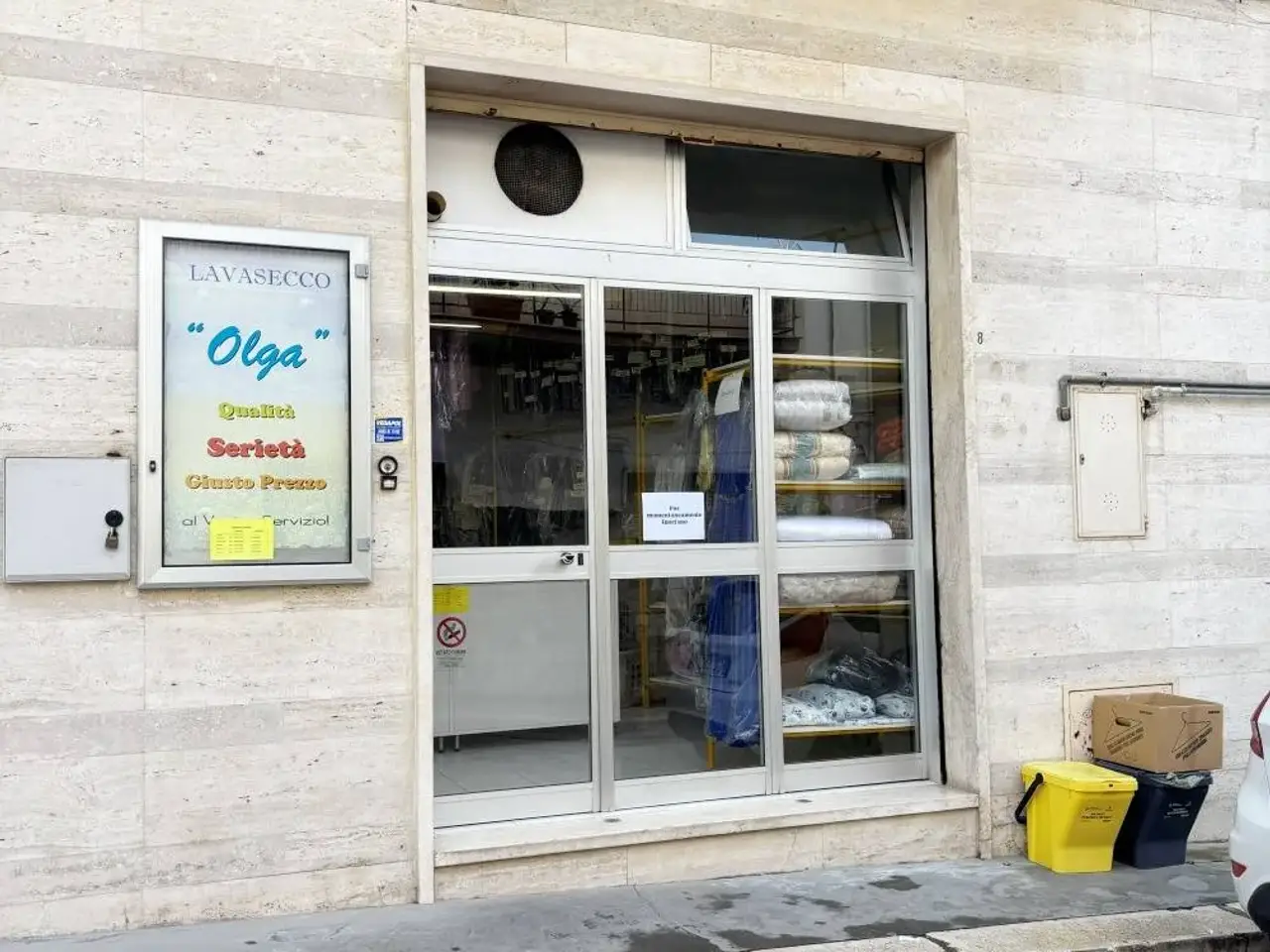 Esercizio commerciale in Via Salvatore di Giacomo, Canosa Di Puglia, {3} - Foto 1