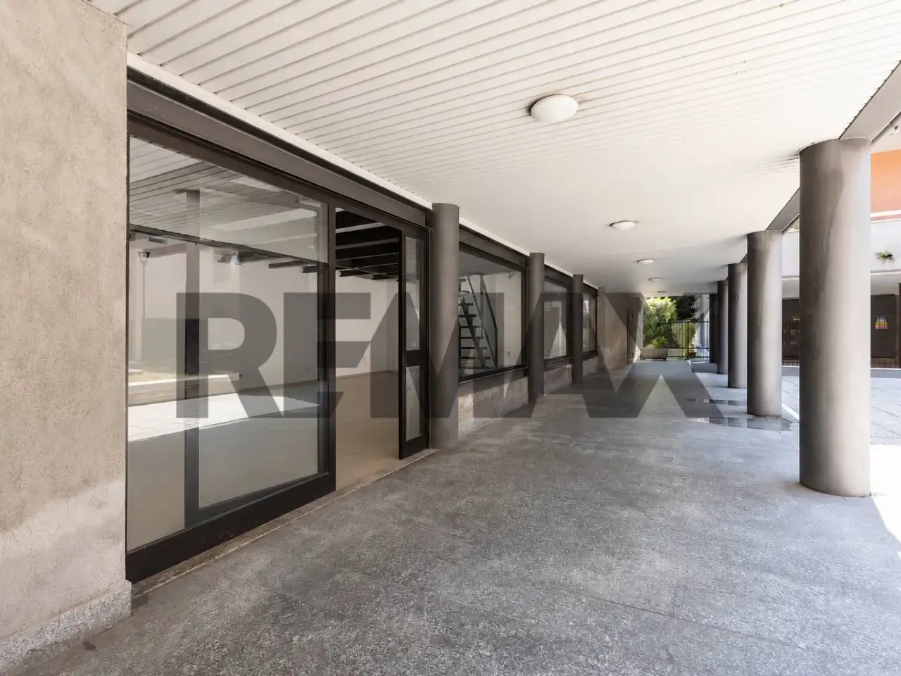Negozio in Via Sant\'Ambrogio 3, Busto Arsizio, {3} - Foto 1
