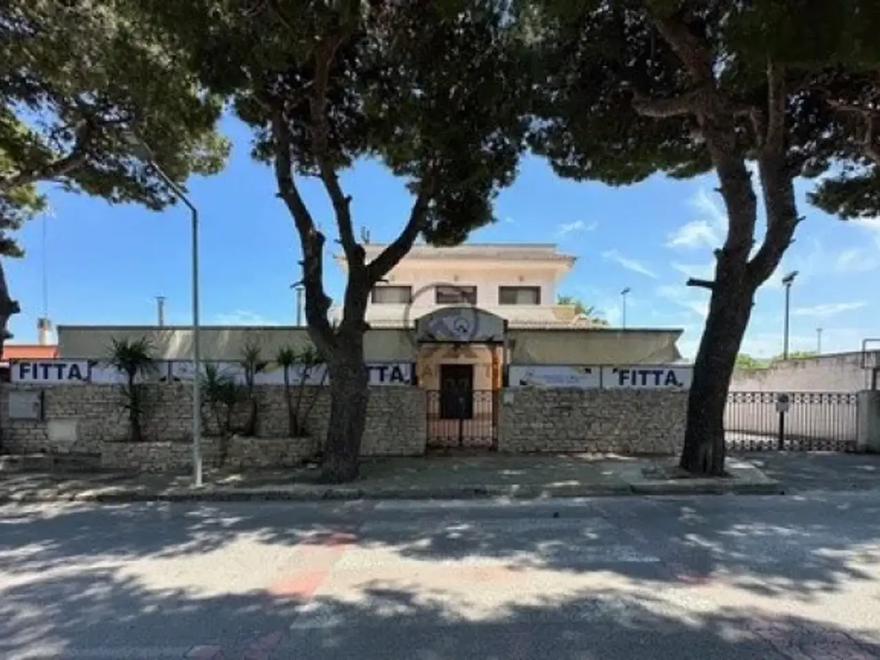 Negozio in Viale Ponte Lama 10, Bisceglie, {3} - Foto 1