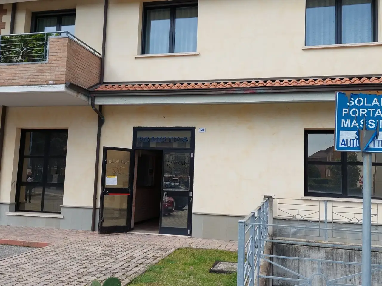 Negozio in Via Ghiarella 58, Fiorano Modenese, {3} - Foto 2