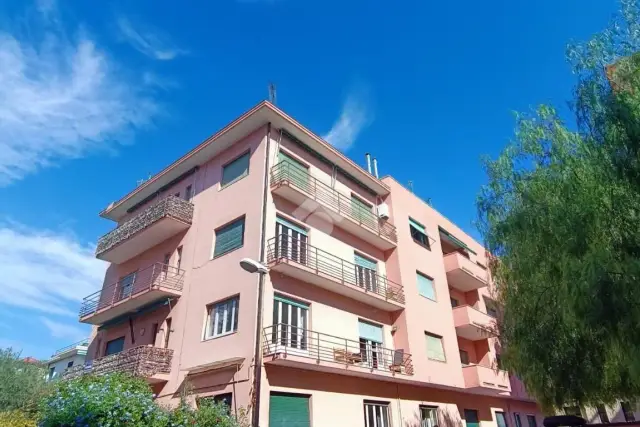 2-room flat in Via Balbo 26, Bordighera - Photo 1