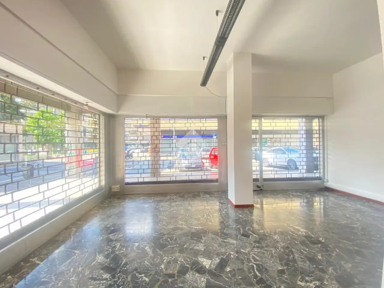 Negozio in Via Martiri di Cefalonia 7, Bergamo, {3} - Foto 2