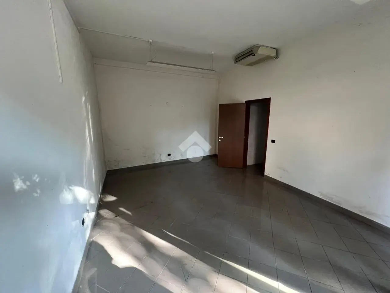 Negozio in , Carpi, {3} - Foto 1
